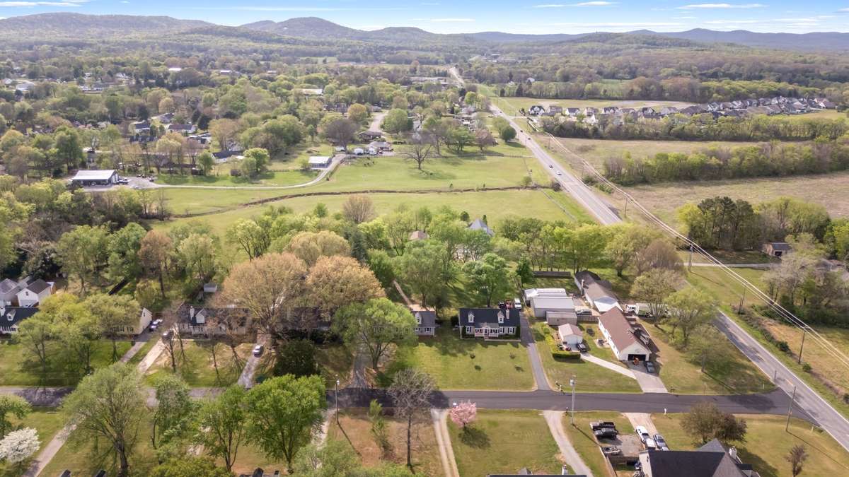 Aerial view of beautiful Rockvale looking at the front of the home