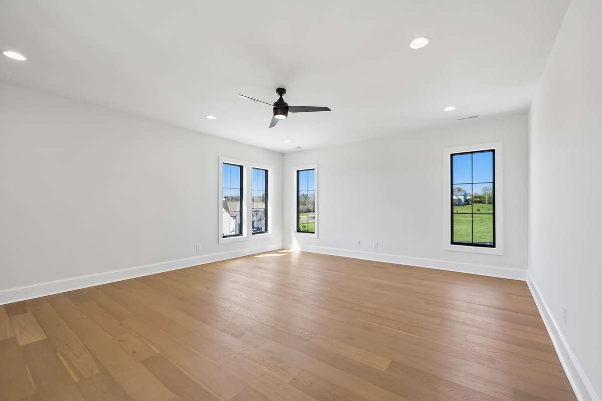 Large bonus room