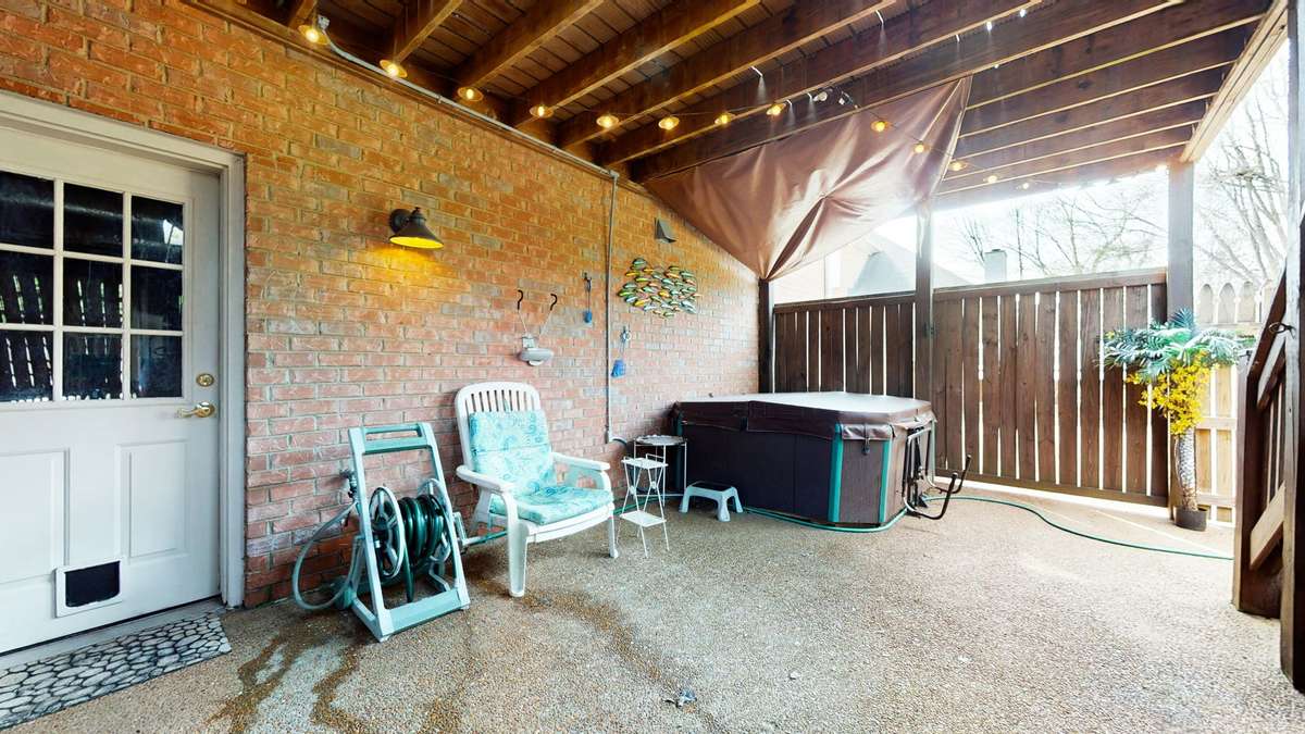 Hot tub with Full Privacy