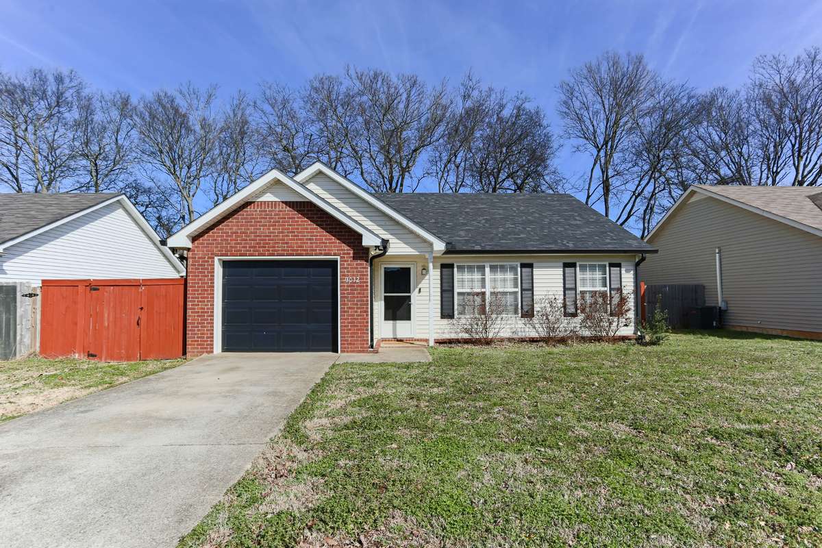 Welcome Home to 3012 Roscommon Drive!