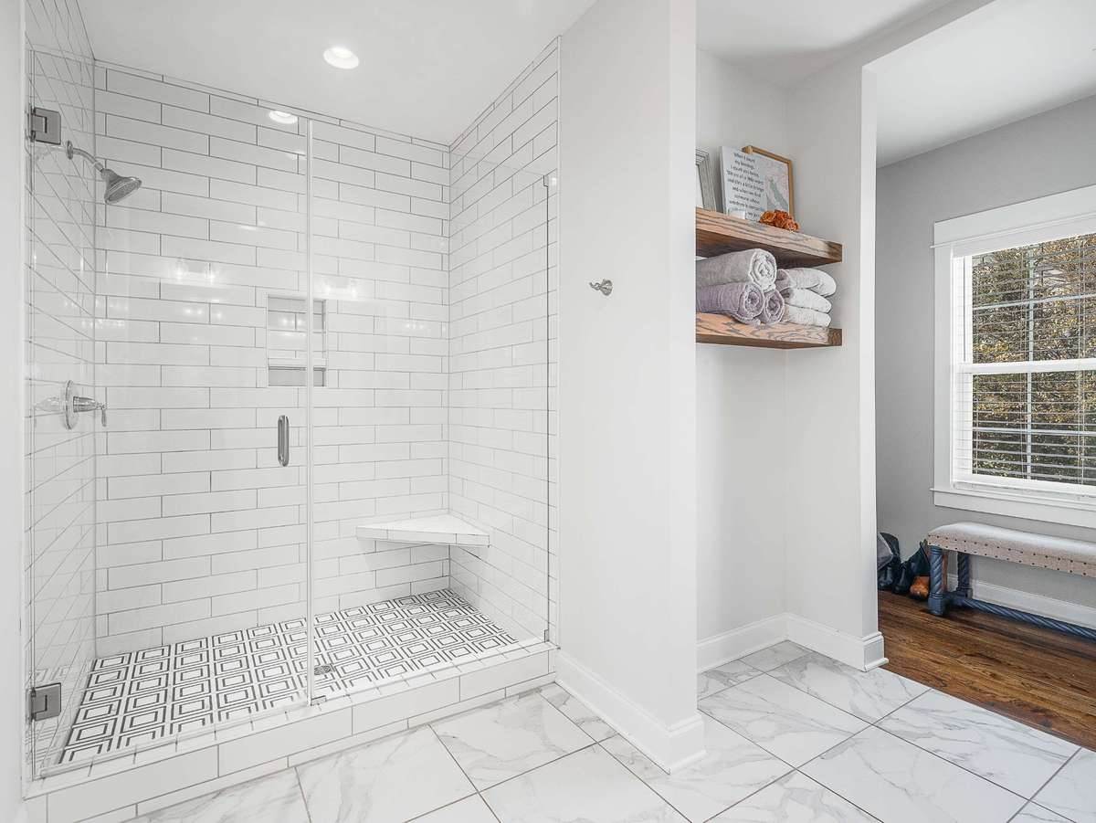 Oversized glass shower