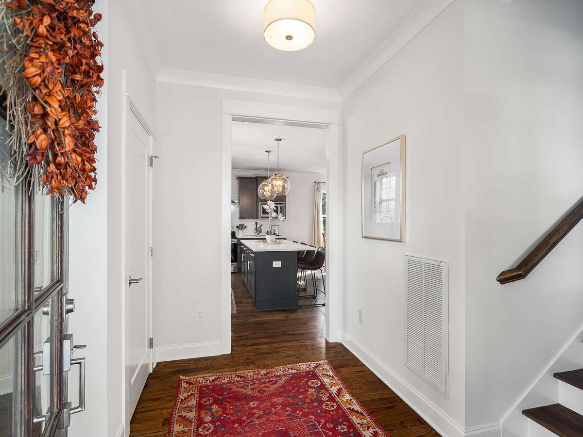 Beautiful, wide entryway/drop zone