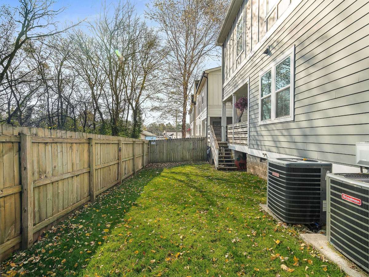 Nice sized backyard for dogs or for children's playspace