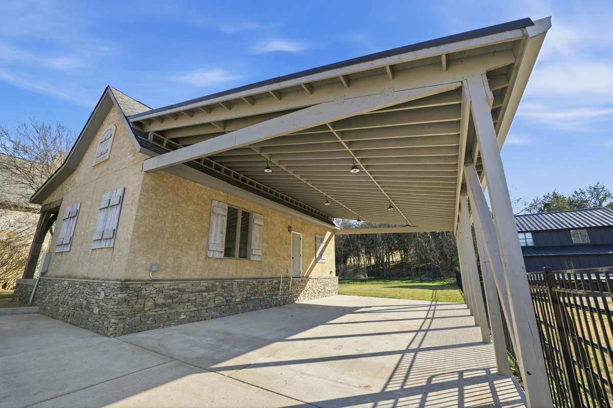 Guest house carport