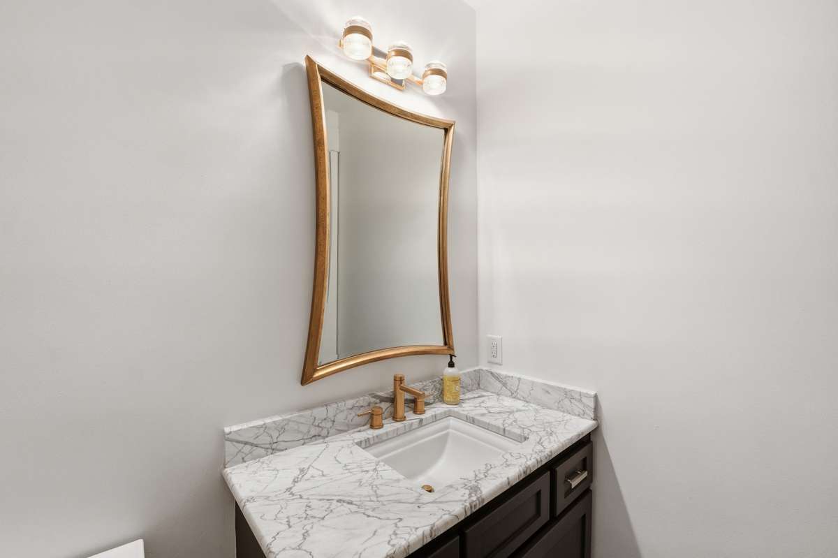 1/2 bath downstairs