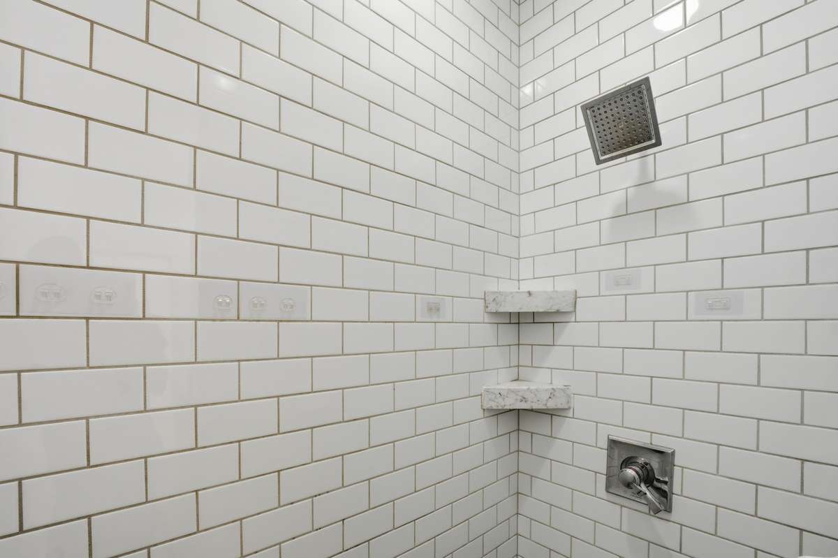 Guest house shower
