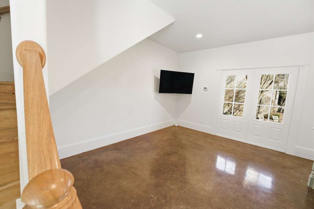 Guest house living area