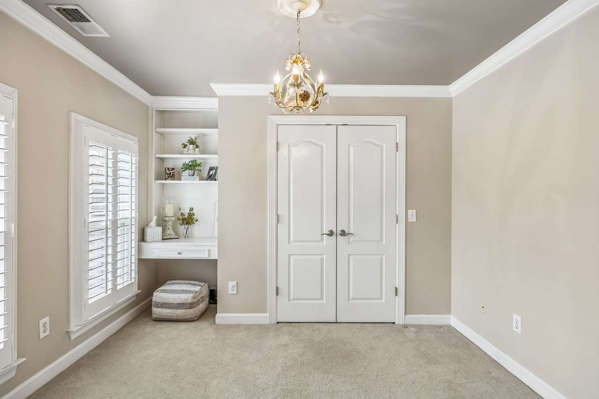 Guest Bedroom/Flex Space