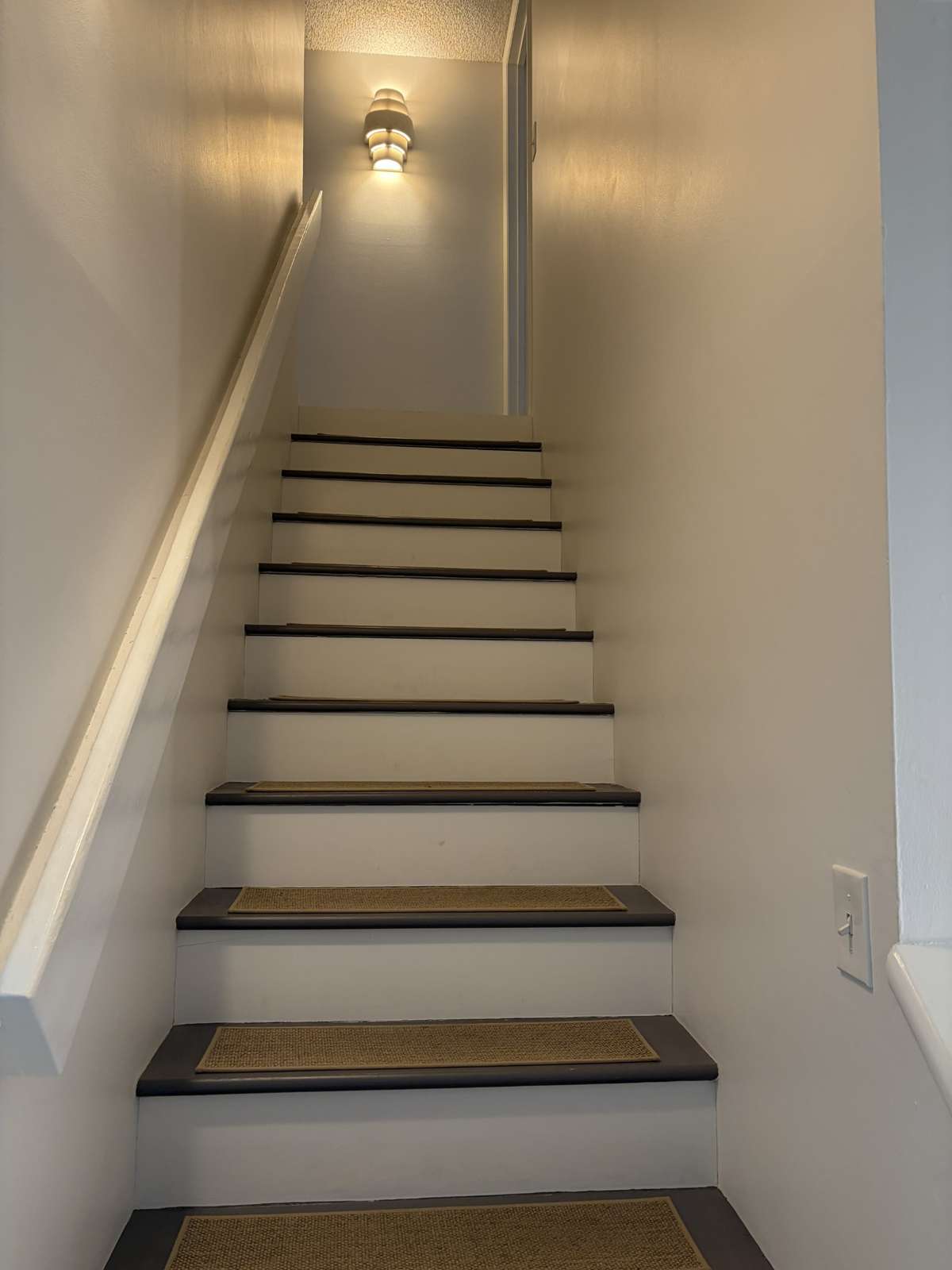Steps to bedrooms
