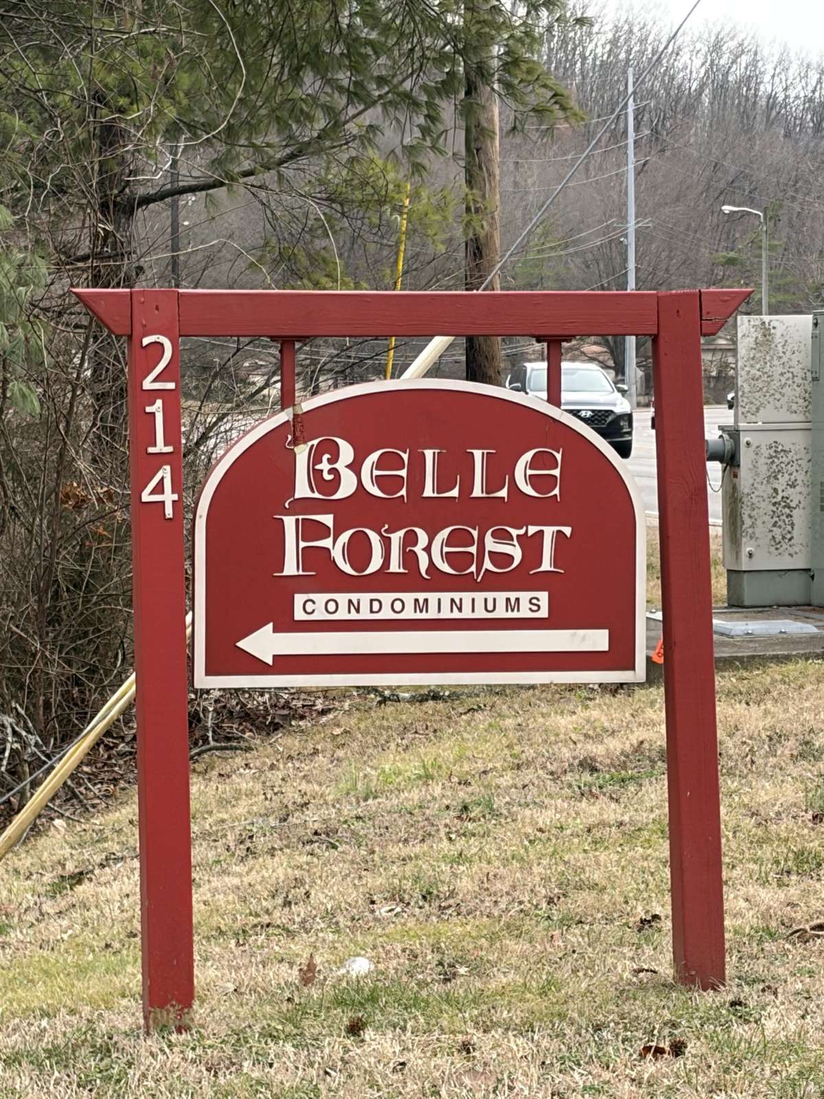 Great Place to live lots of woods around it and private!