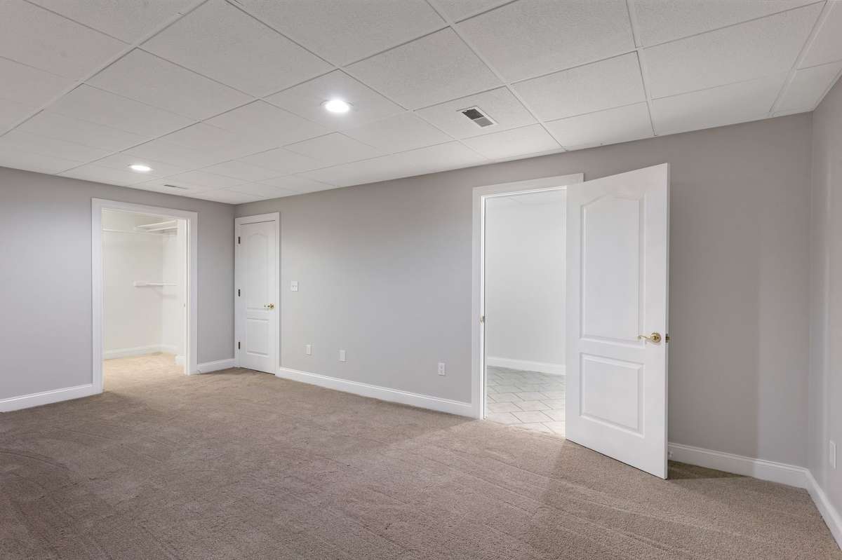 Basement guest bedroom