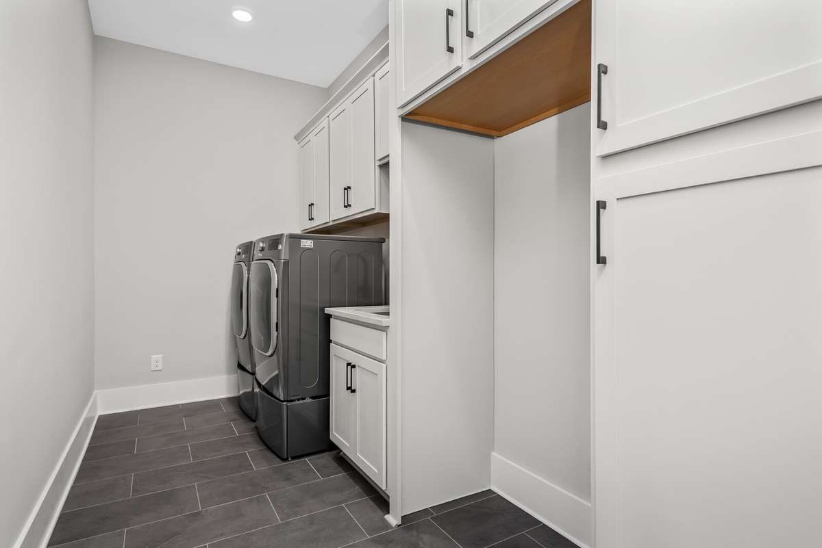 Deluxe Laundry Room