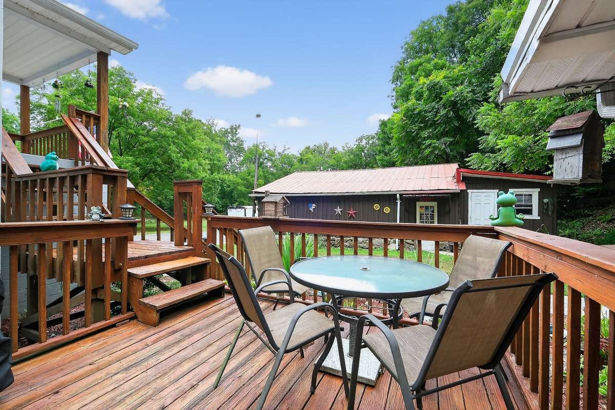 And there's a deck sitting area