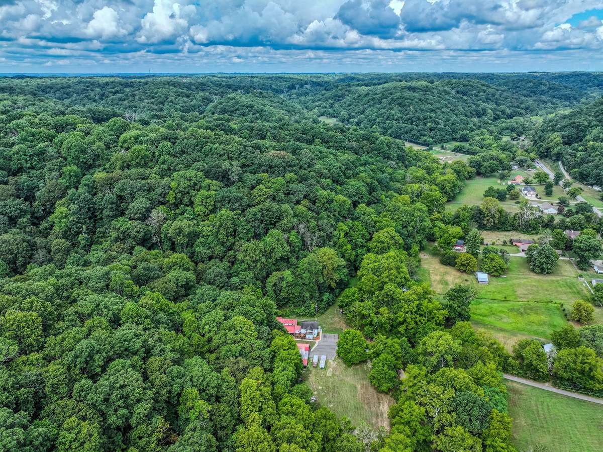 Property backs up to other large parcels