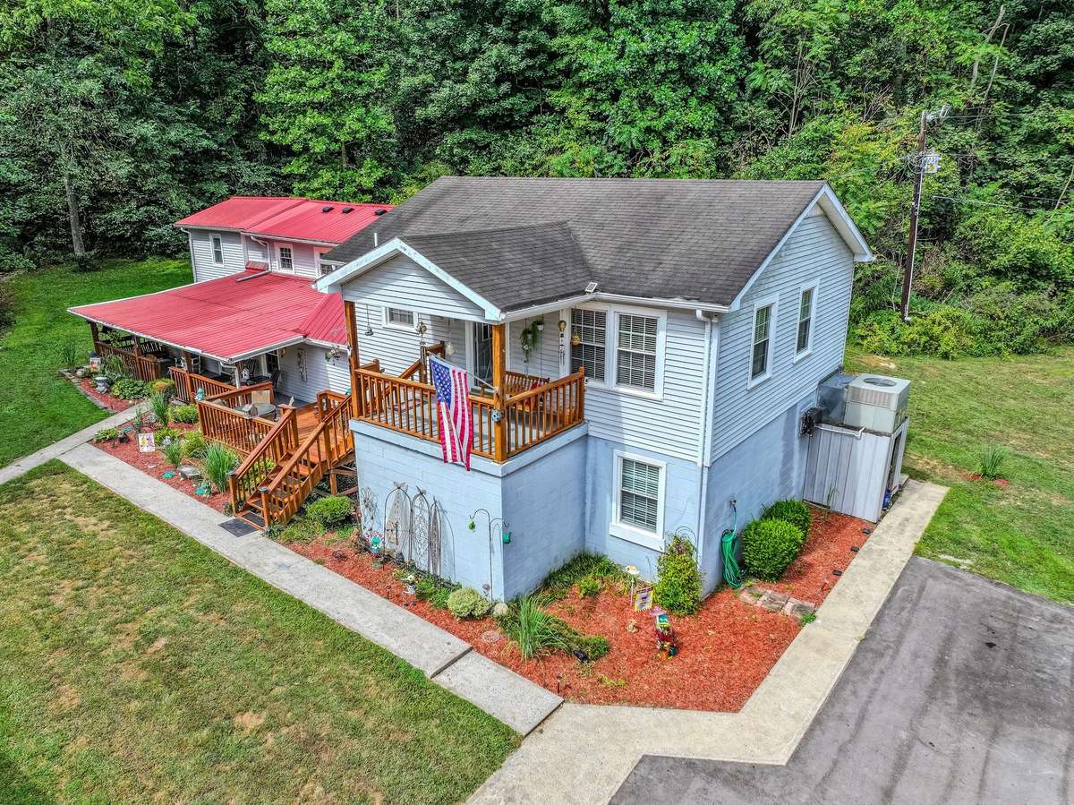 Nice landscaping with red mulch