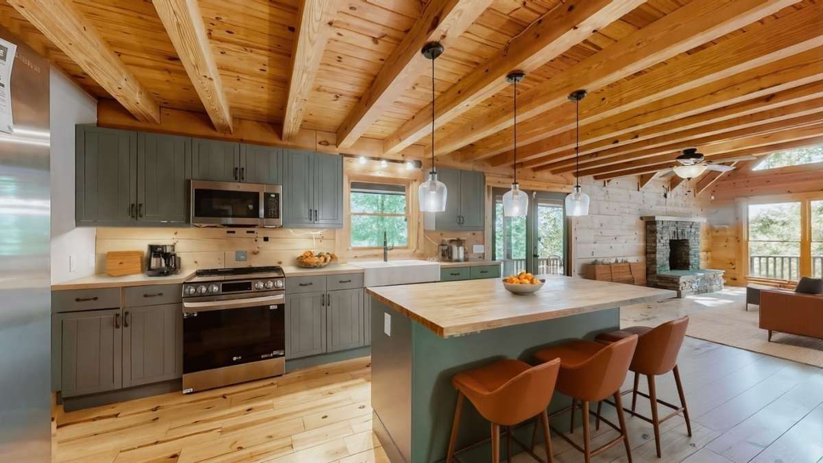 Wow!  Football, Christmas, Thanksgiving or weekend getaway.  Who wouldn't want to have this space as their second home, vacation property or STR investment?