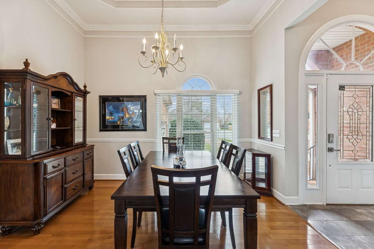 Enjoy hosting dinners in this space filled with light, high ceilings and detailed ceiling! 2409 Amber Glen Court, Murfreesboro, TN 37128