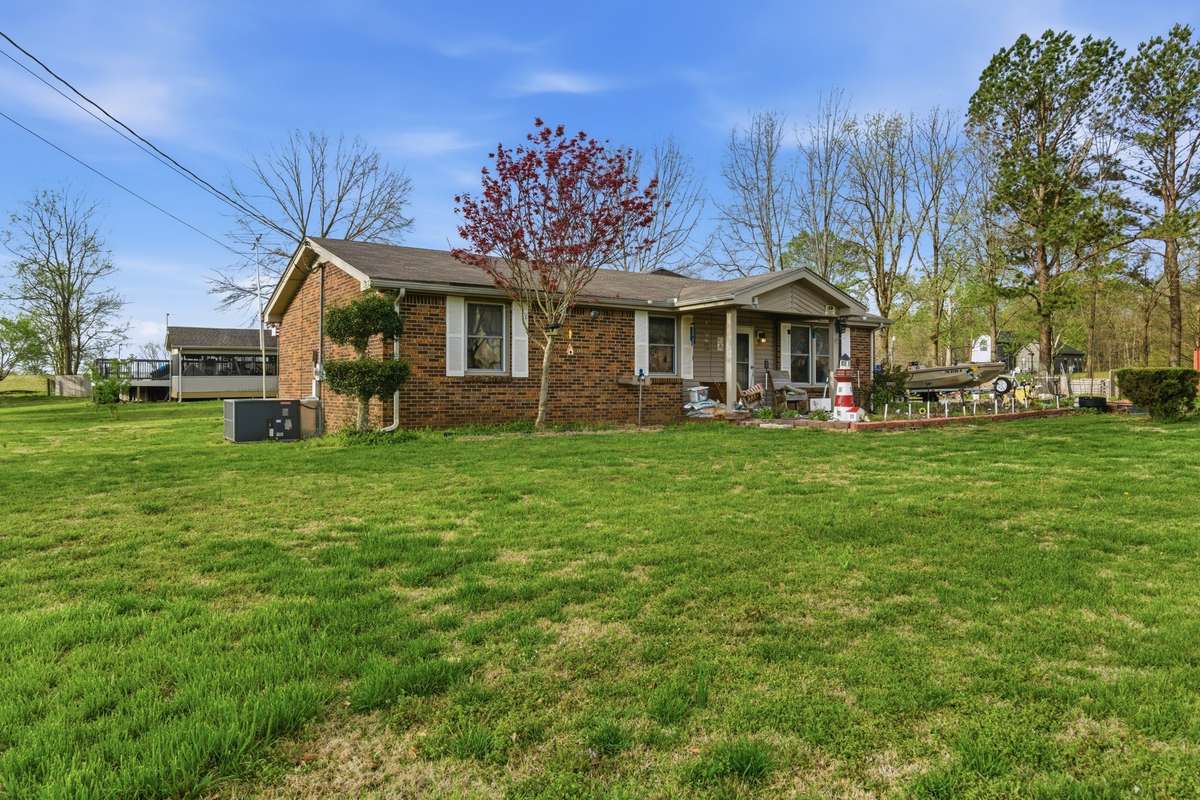 1 acre lot located in Pleasant View
