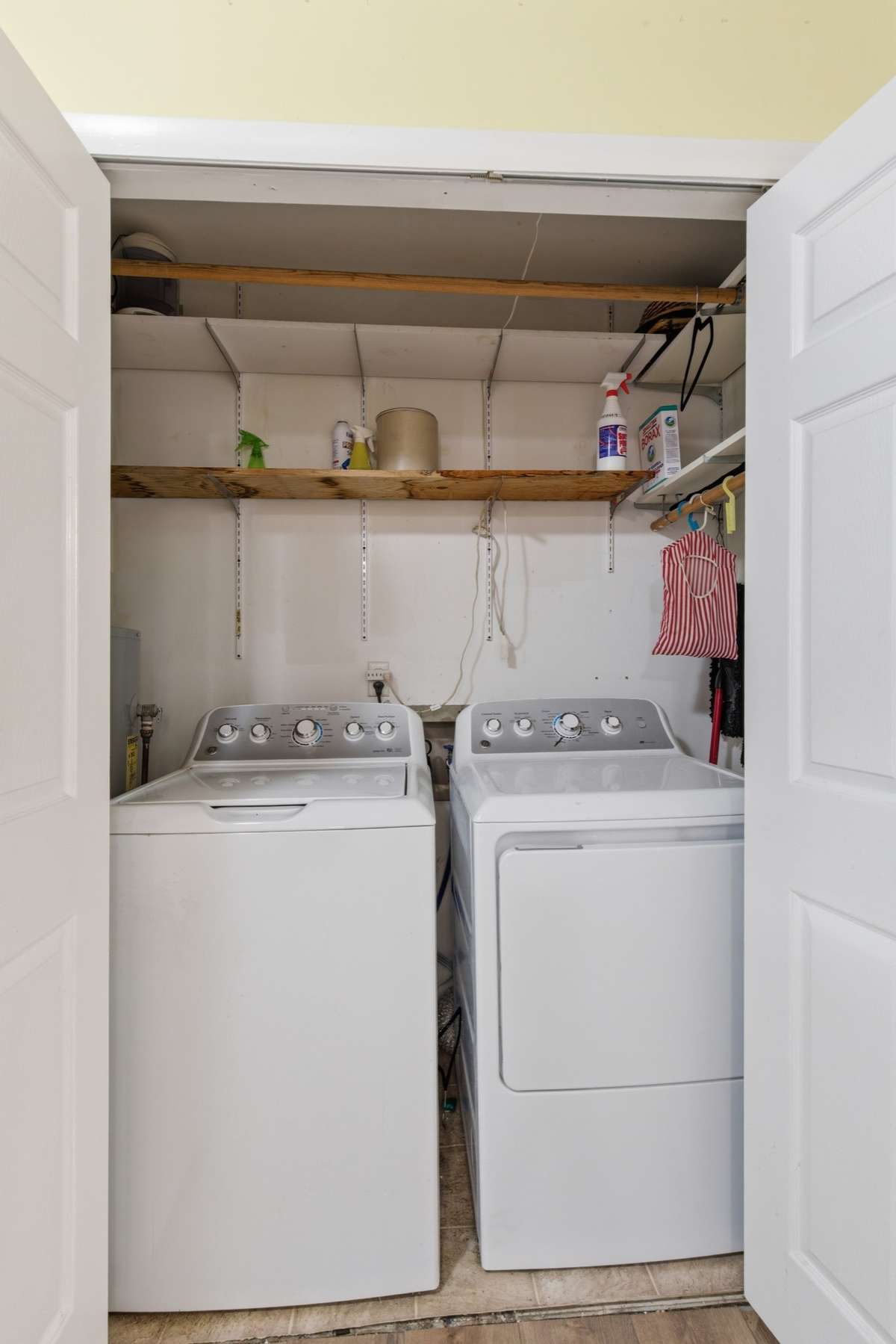 Washer & Dryer to remain.