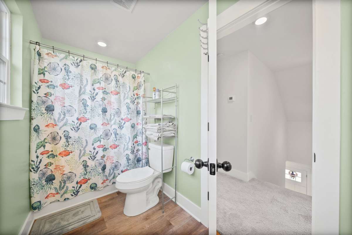 Tub/Shower in upstairs bedroom