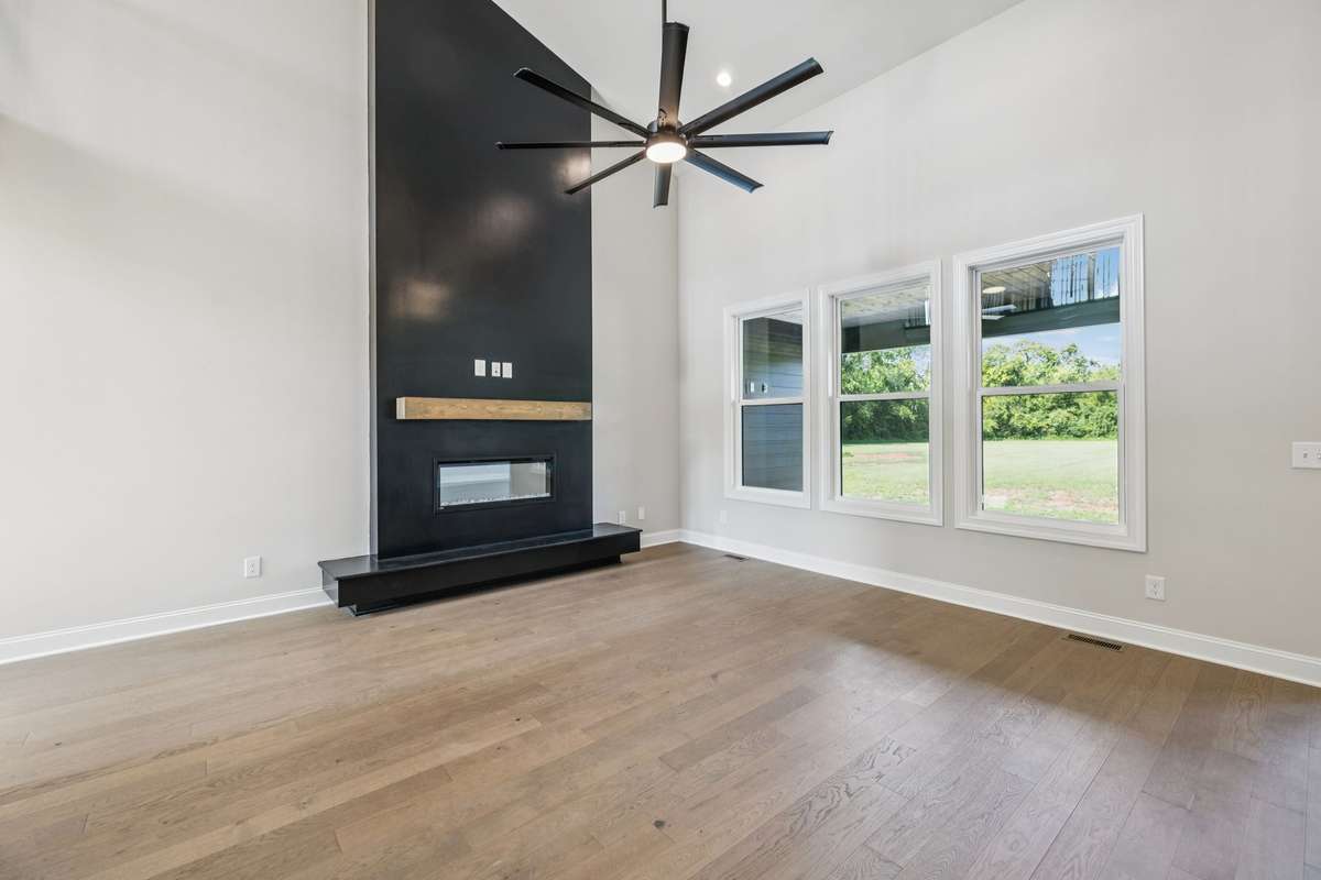 Photos of real pics of a home that was built in Bell Buckle,  buyers will have the option to make their interior and exterior selections.