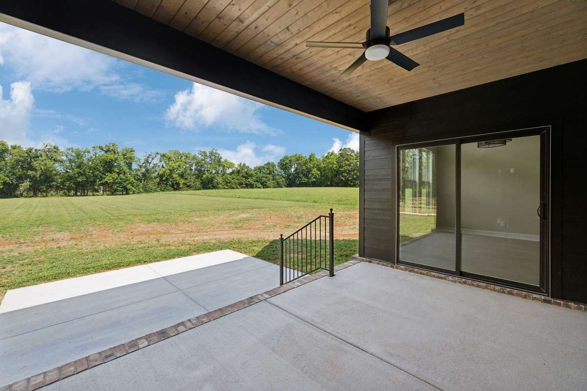 Photos of real pics of a home that was built in Bell Buckle,  buyers will have the option to make their interior and exterior selections.