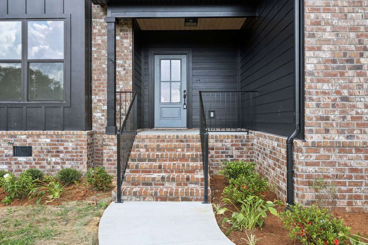 Photos of real pics of a home that was built in Bell Buckle,  buyers will have the option to make their interior and exterior selections.