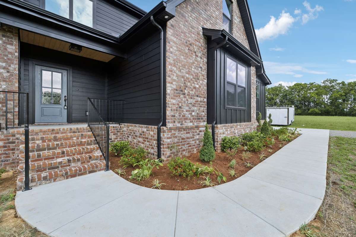Photos of real pics of a home that was built in Bell Buckle,  buyers will have the option to make their interior and exterior selections.