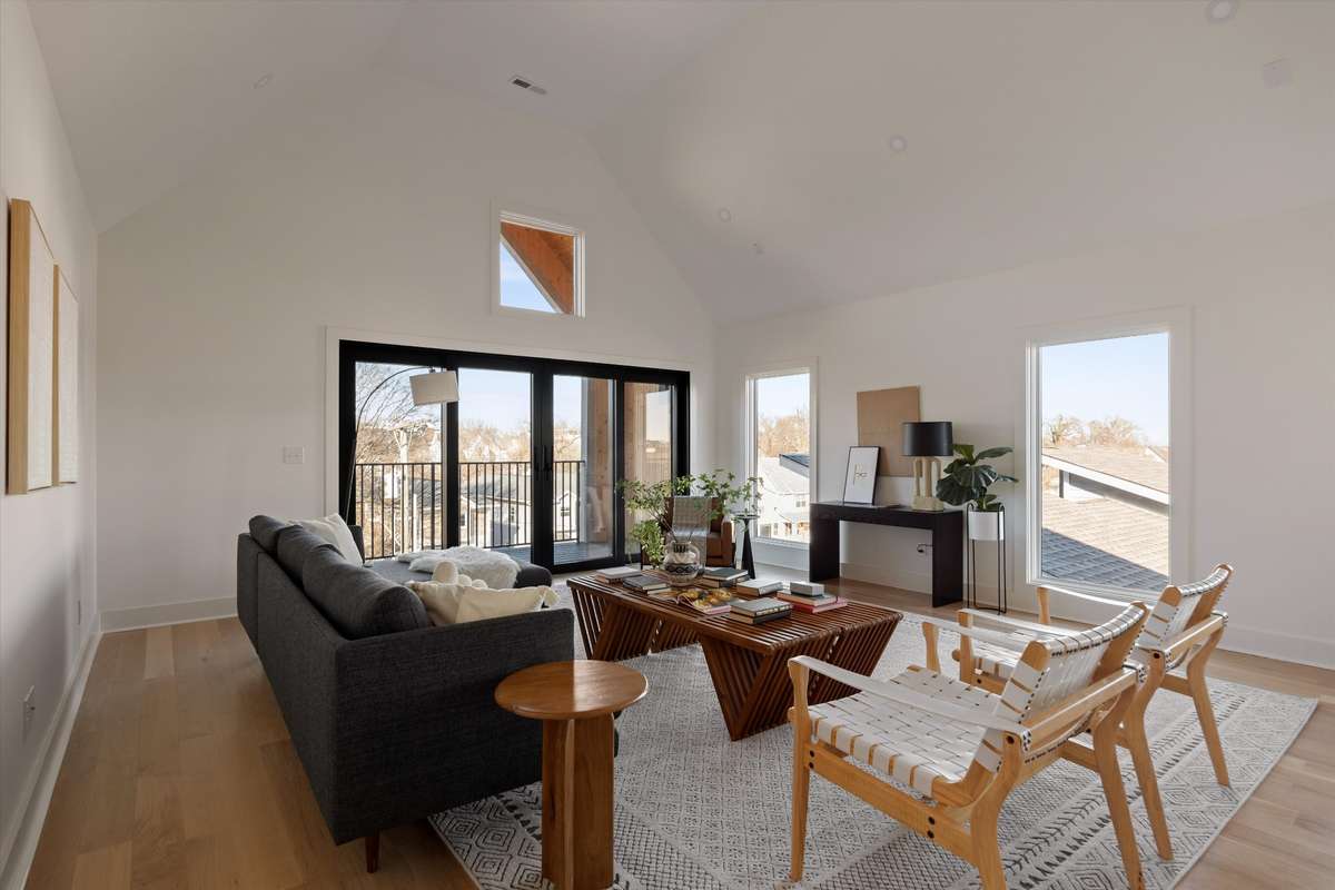 3rd floor bonus room or bedroom, make it your own!