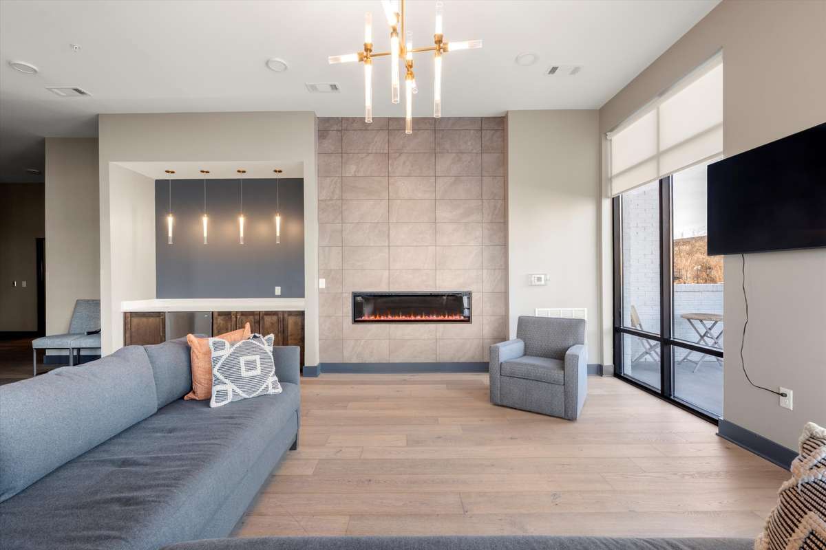 LOUNGE AREA