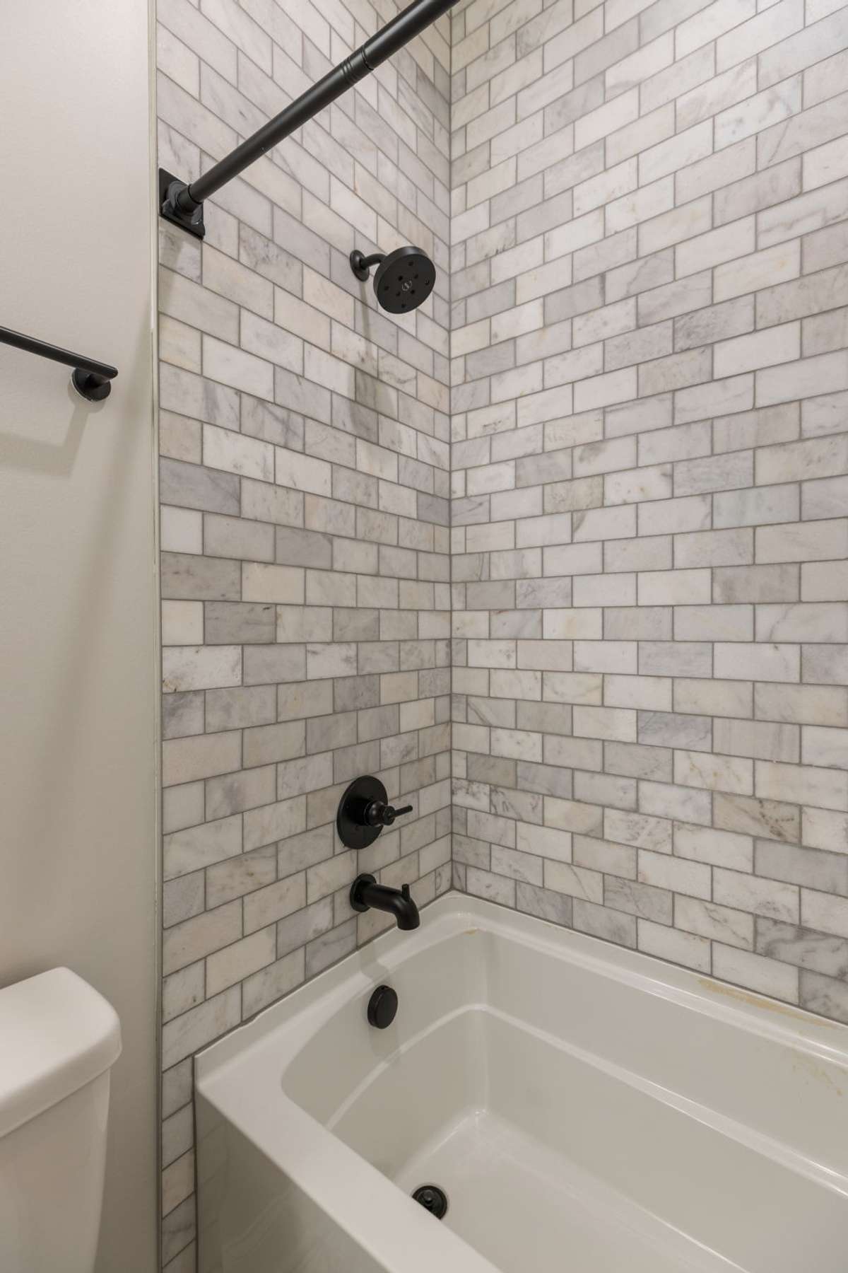 Full tile bath on main