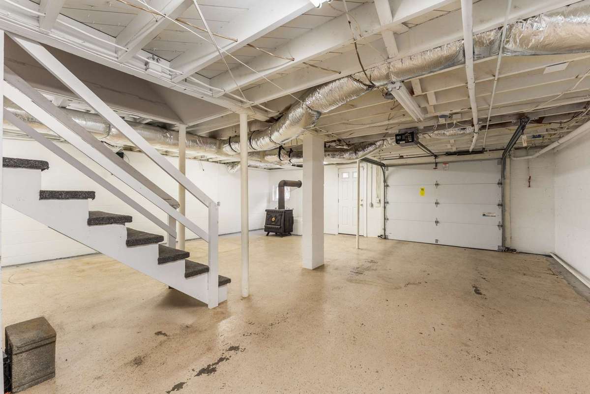 Two-car tandem garage