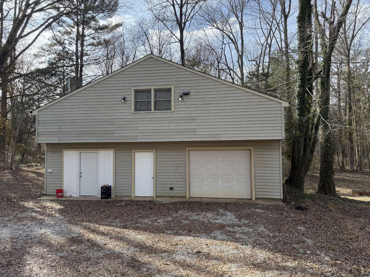 Detached garage