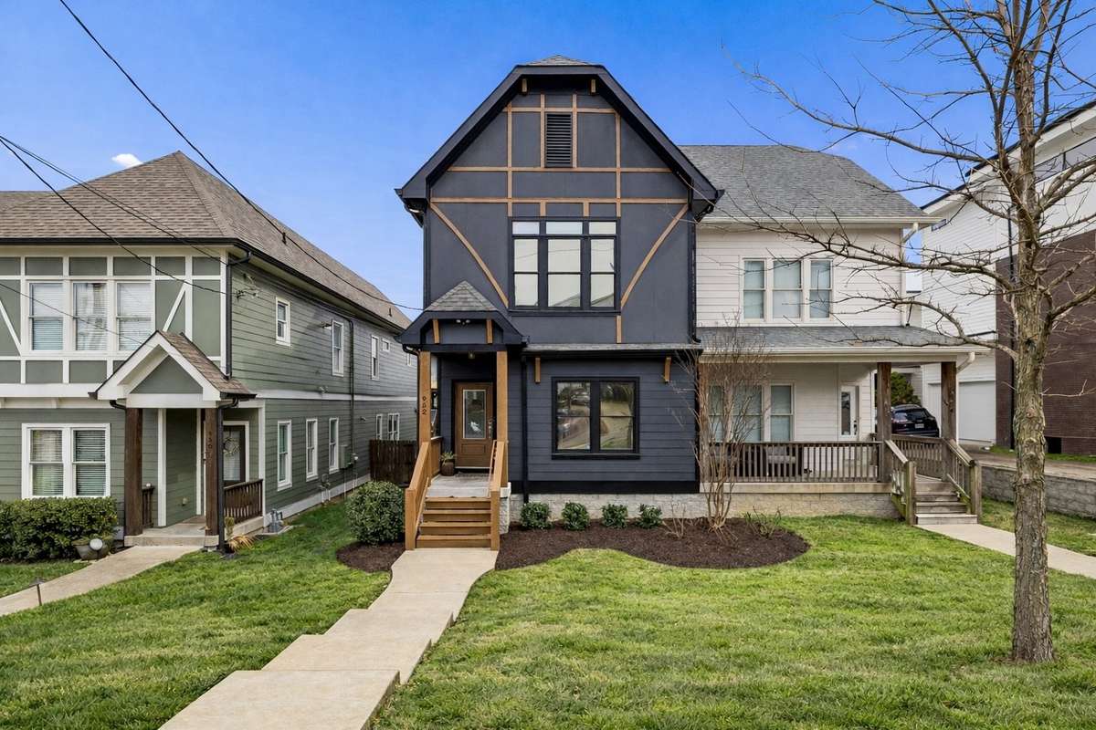 Welcome to 952 9th Ave S in the heart of Nashville's Gulch View. This image has been virtually enhanced for marketing purposes only.