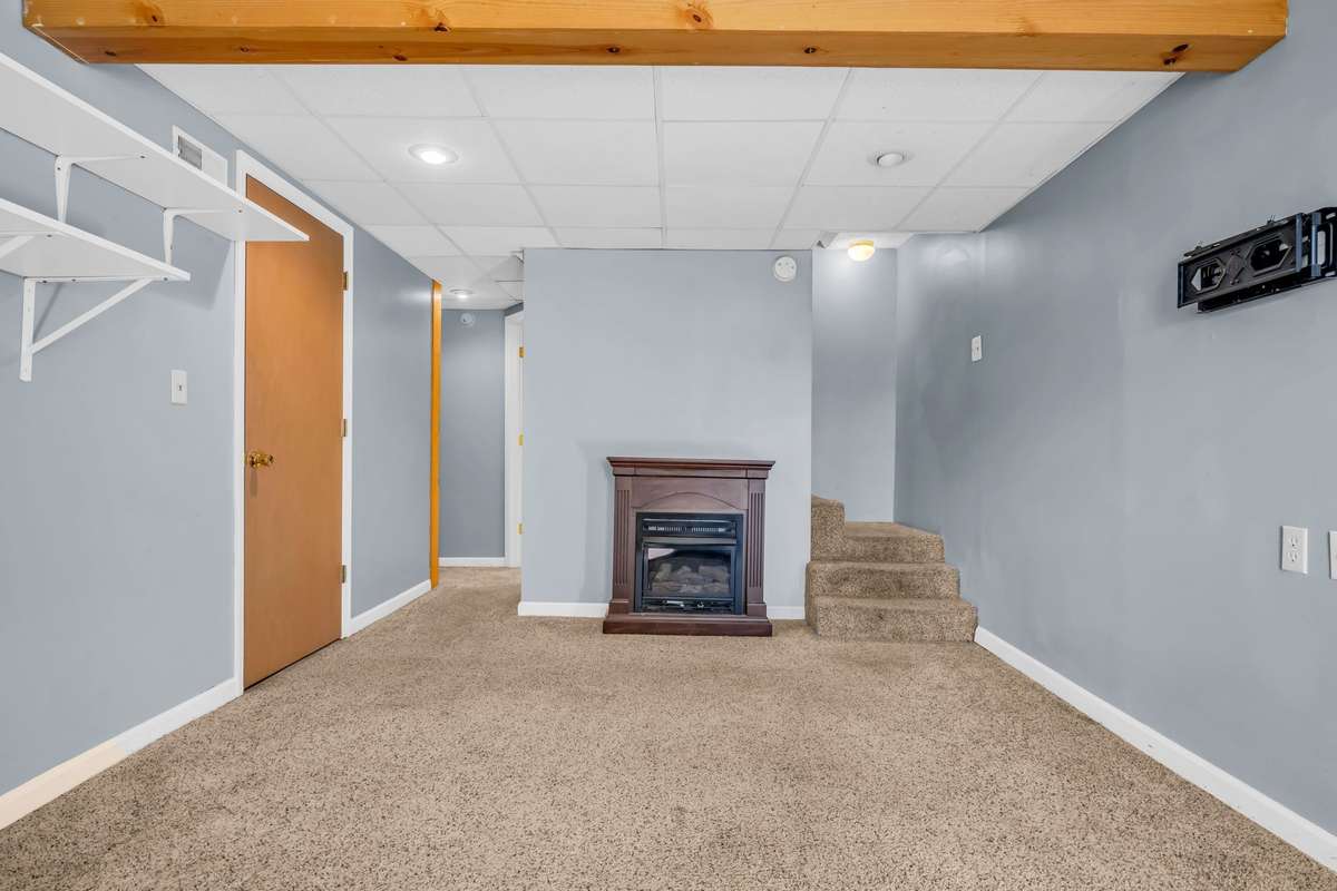 Downstairs holds endless possibilities, bonus room, music room, home gym, extra bedrooms, office space do whatever you want!