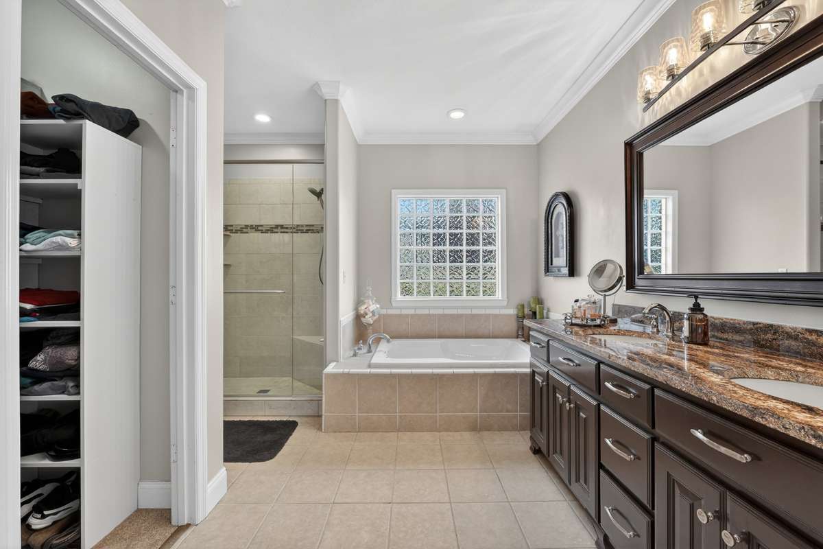 A new bifold door has been ordered for the walk-in closet.