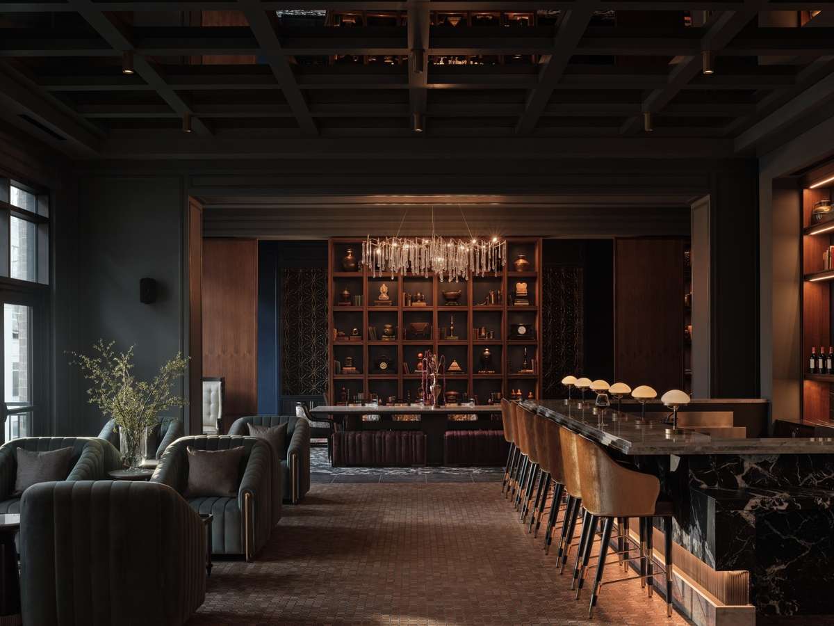 Level 3 - Staffed bar, owners’ lounge and library.