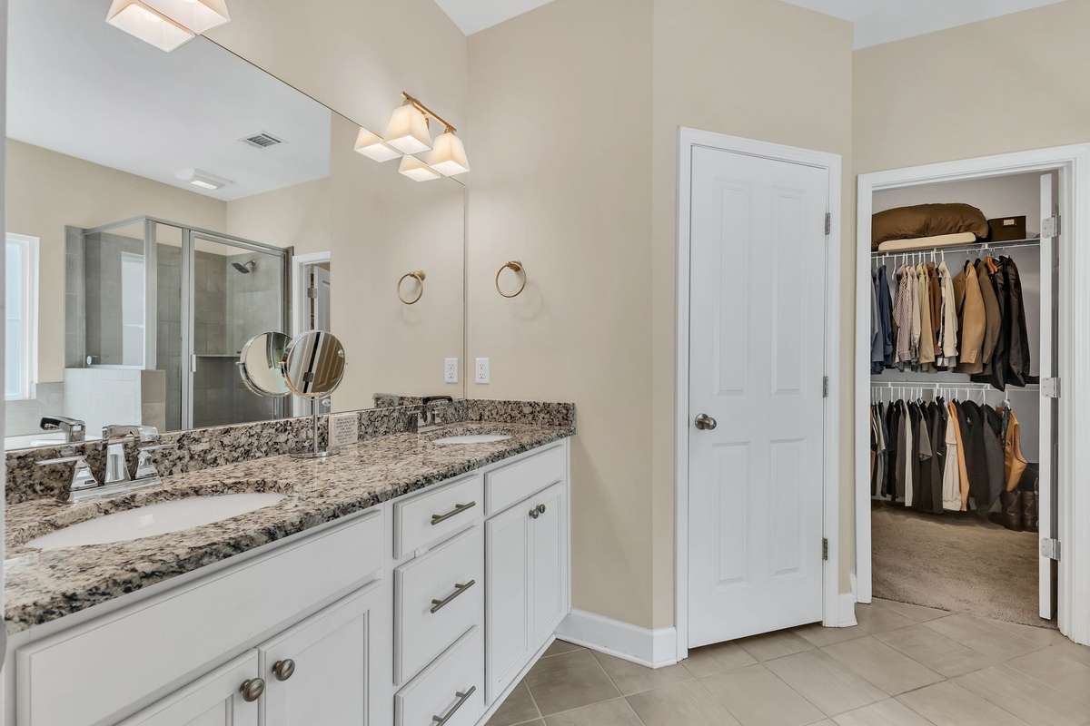 Double Sinks In Bathroom