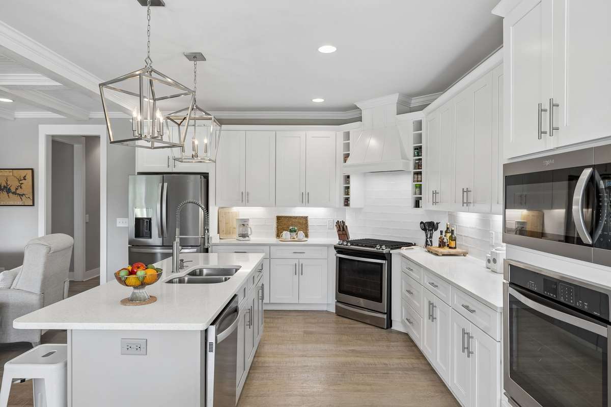 Kitchen fit to entertain with two ovens