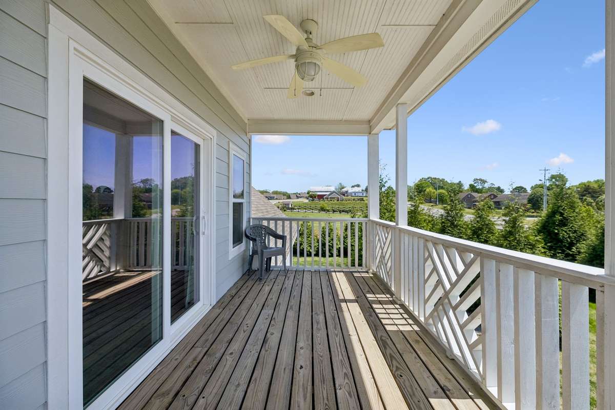 Bonus room deck
