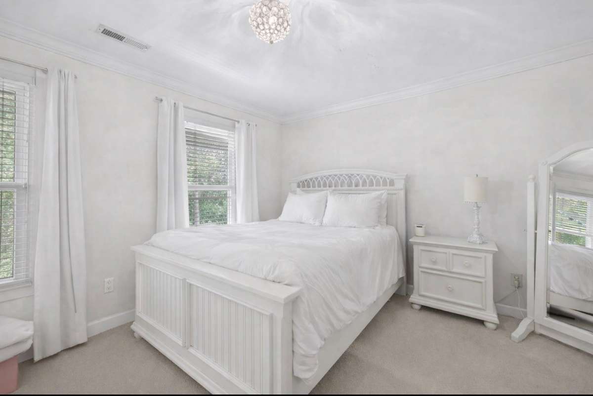 Wall color virtually staged