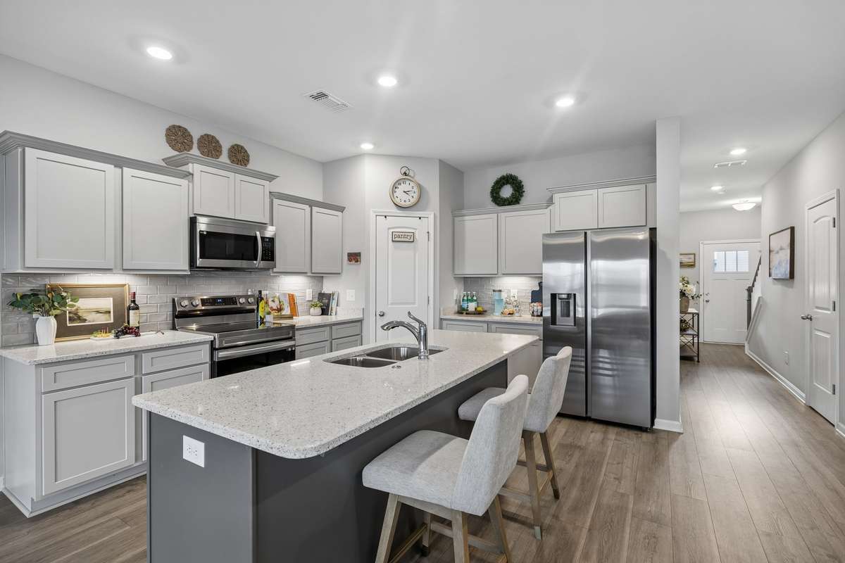 PERFECT 8’ ISLAND W/ QUARTZ COUNTER TOPS
