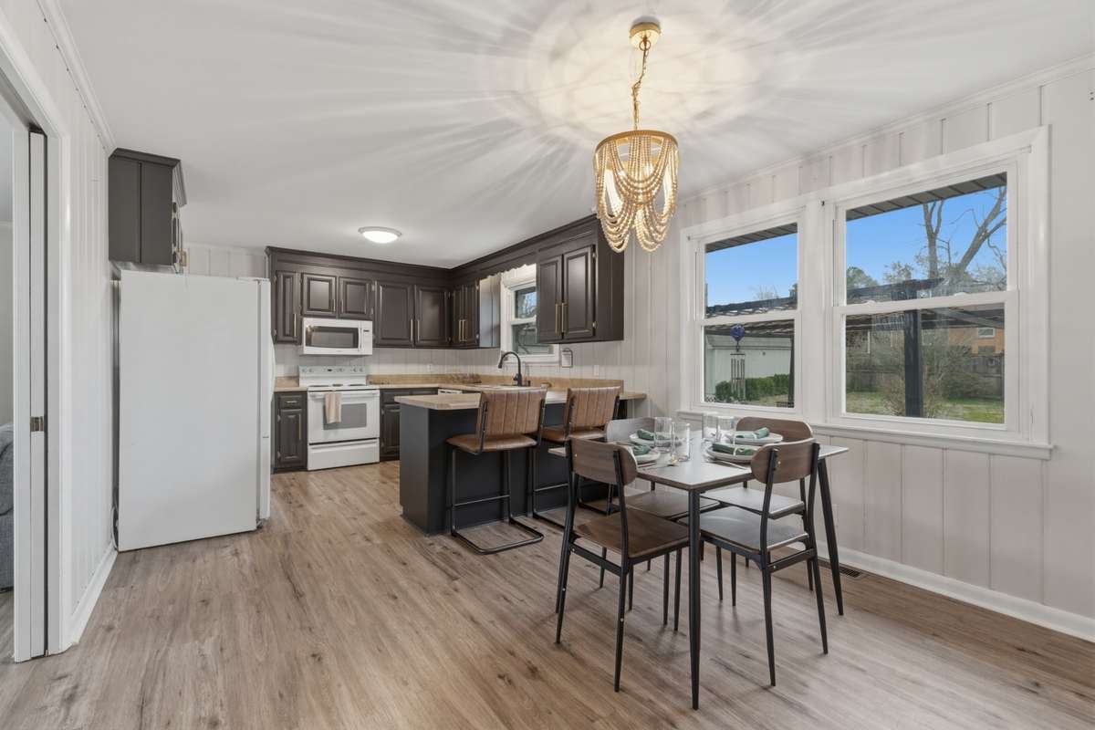 This room could hold a huge table for hosting nice dinner parties!