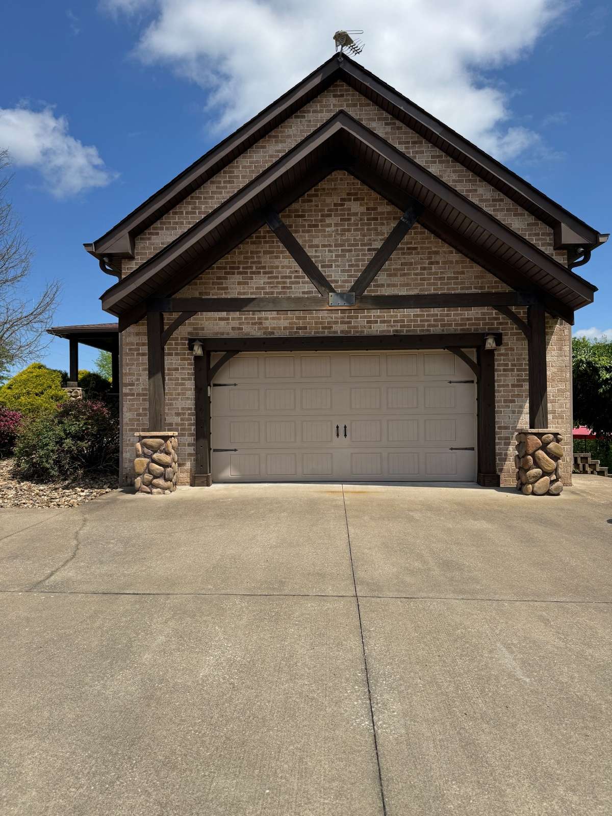 Access to your fully finished attached garage which has stairs inside to the hall off the kitchen. Easy to carry in groceries.