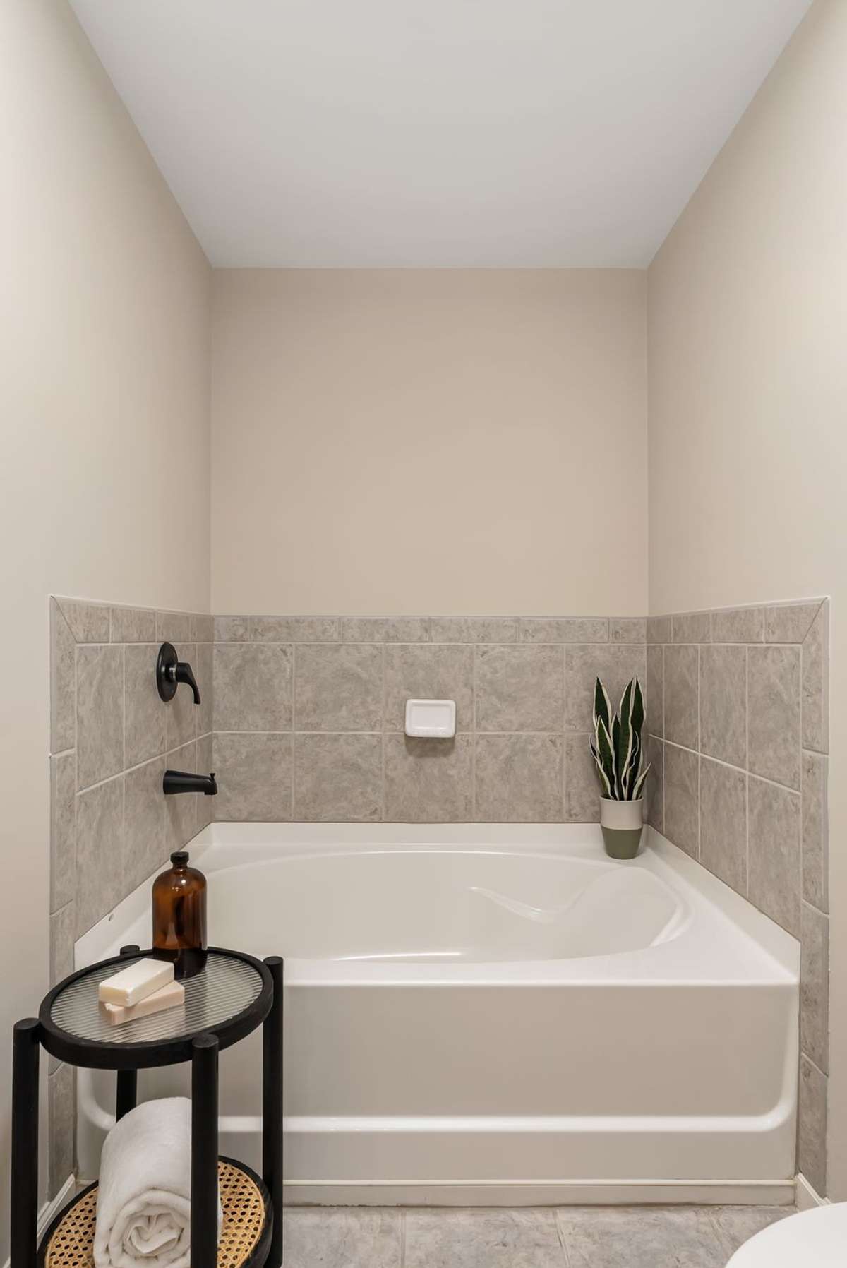 Primary bathtub