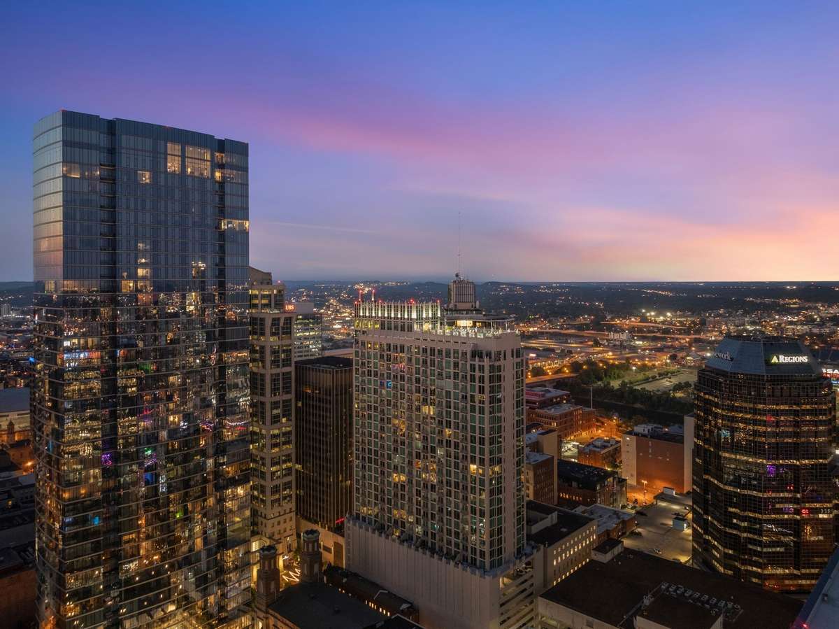 Live in the heart of Downtown Nashville