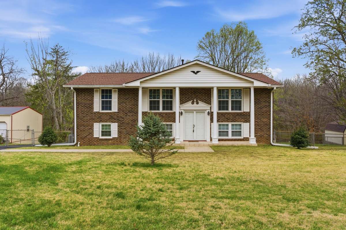 Welcome to 126 Robertson Ave -