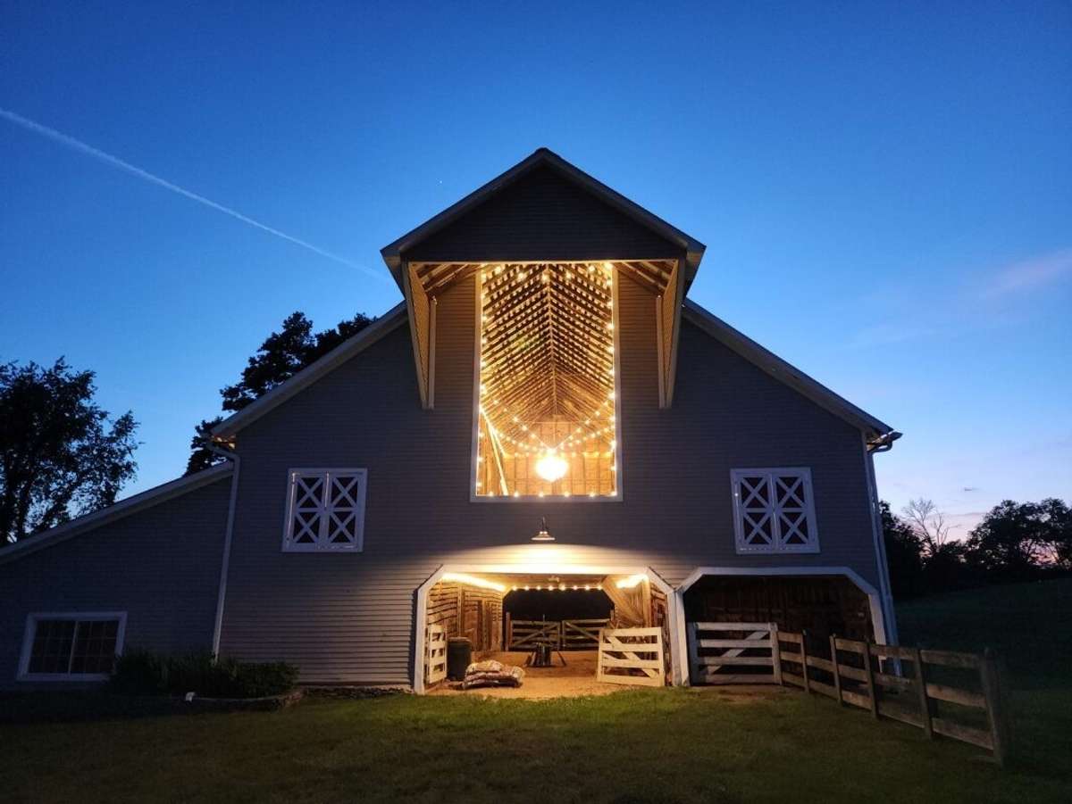 Welcome to STUNNING 4929 Snow Creek Rd - a serene and private PARADISE conveniently located near Columbia, Leipers Fork, Franklin & Nashville! This gorgeous 1800s era barn GRACES the property...welcome to the story of this amazing luxury property...