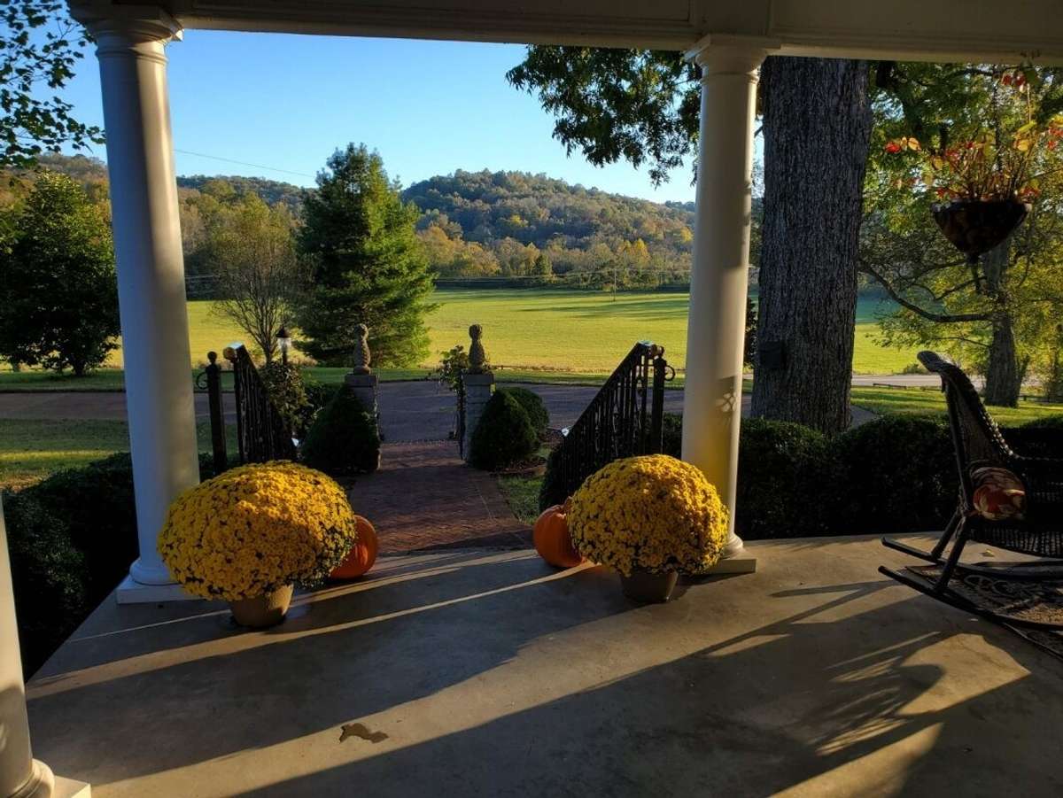 FOUR SEASON SPLENDOR....from the brilliant hues of fall...