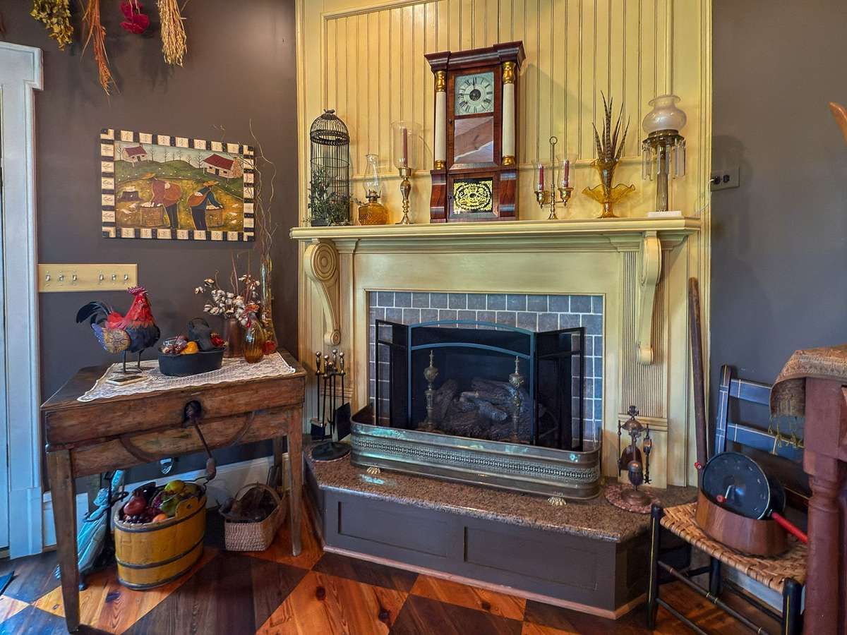 An in-kitchen fireplace...who wouldn't fall in LOVE with that on a chilly evening?!?